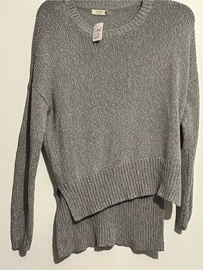 Halston Heritage Light Gray Ribbed Crewneck Sweater